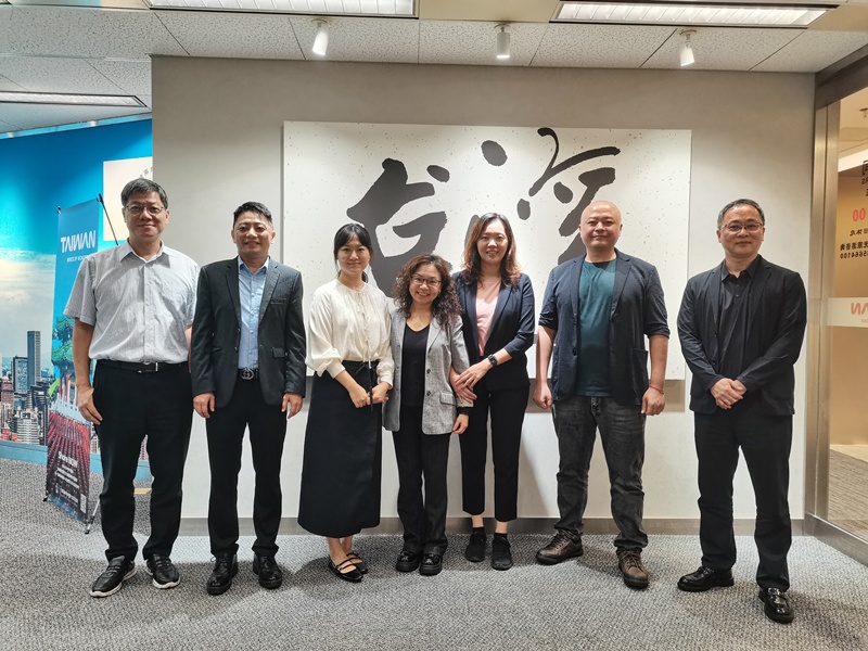 在陆台资金融业及代表一行来访本处
