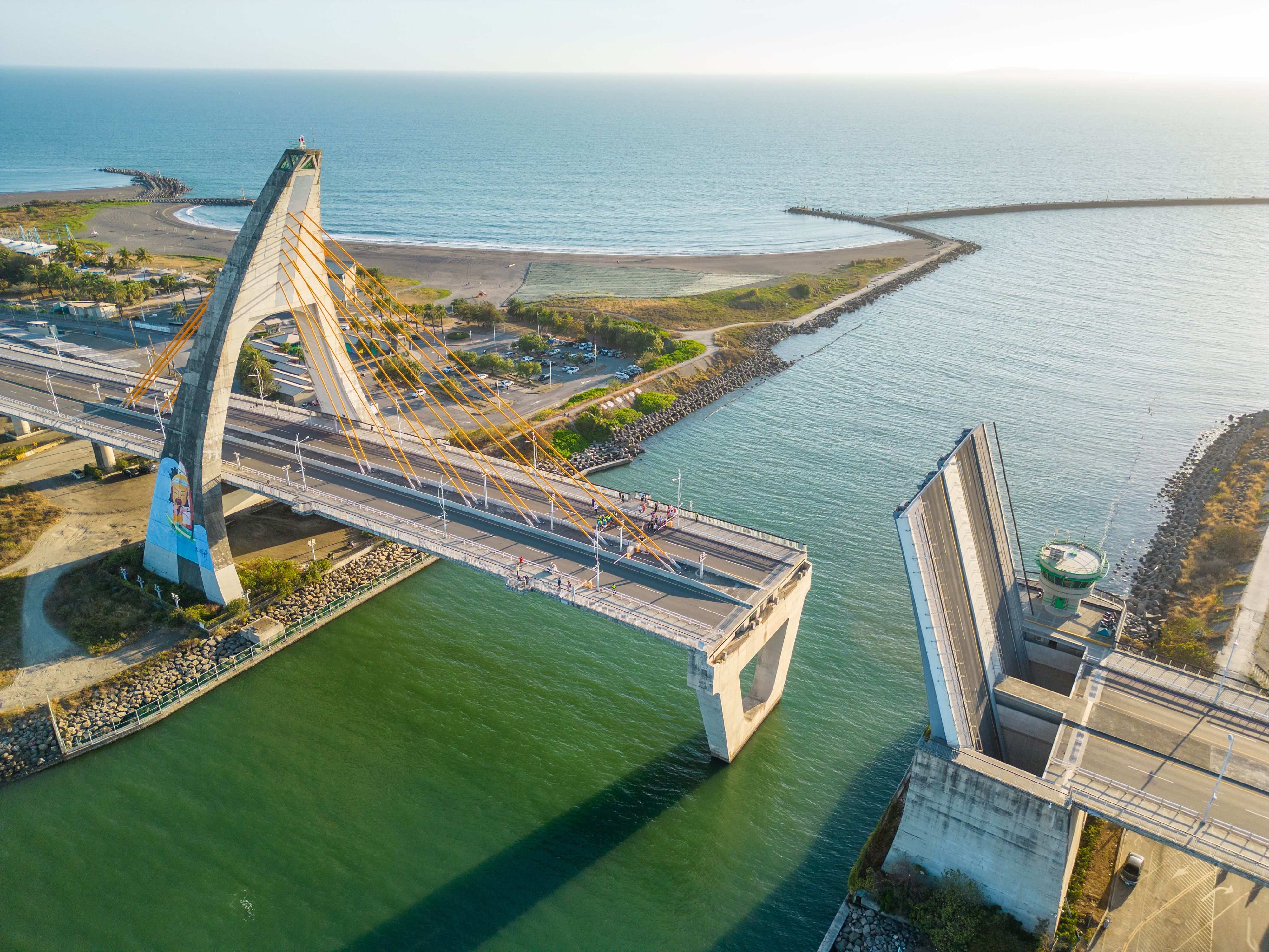 鹏湾跨海大桥图示