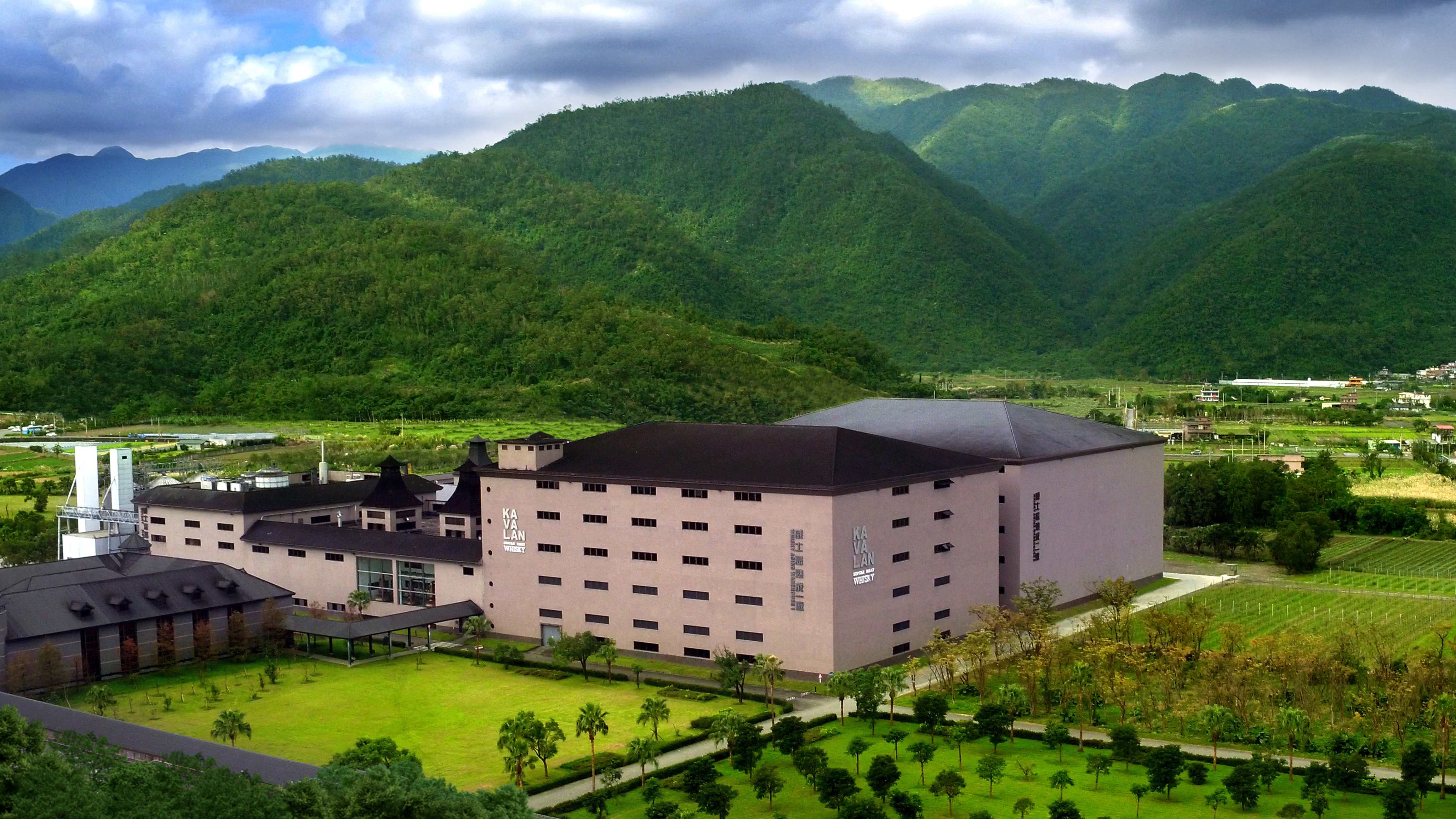 噶玛兰酒厂全景