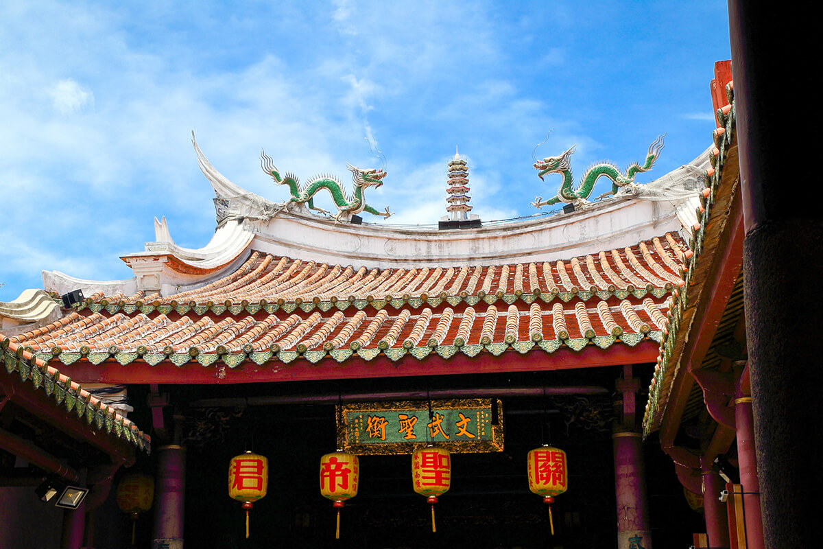 正殿「歇山重簷顶」