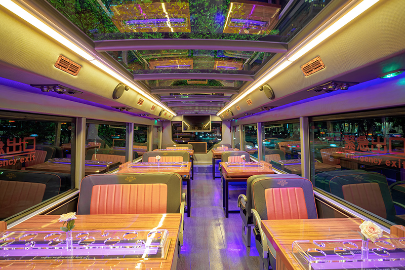 全景玻璃天窗，饱览台北的迷人日夜景色