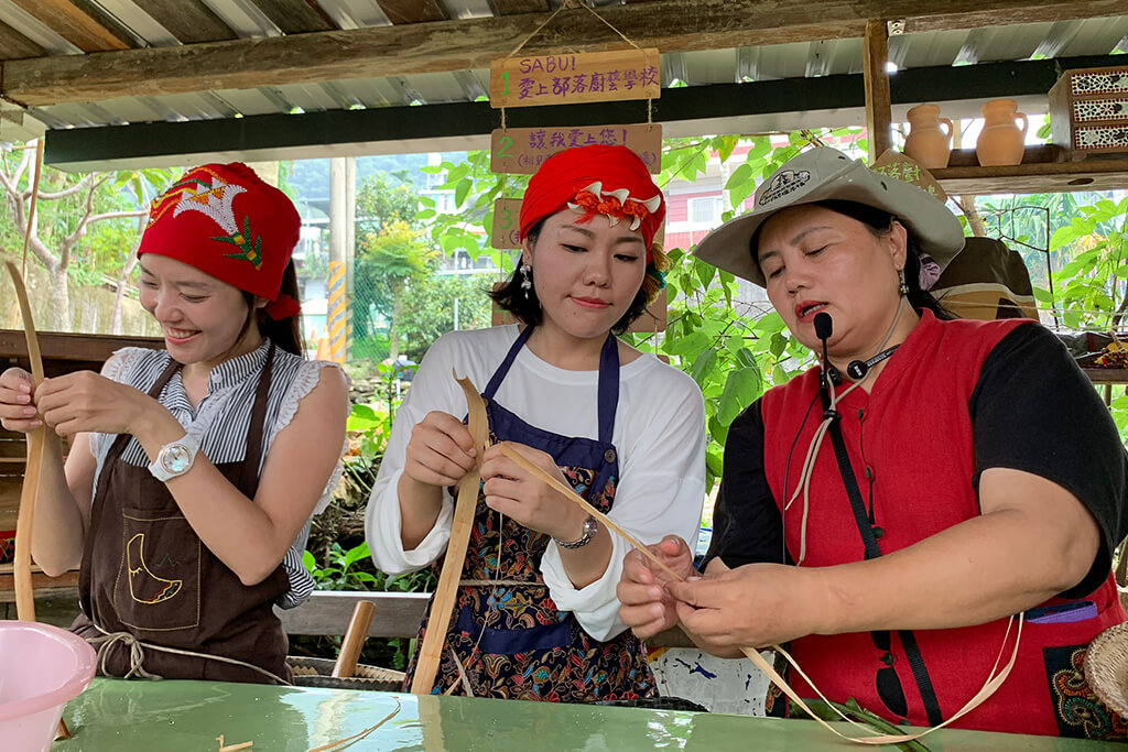 体验制作部落美食