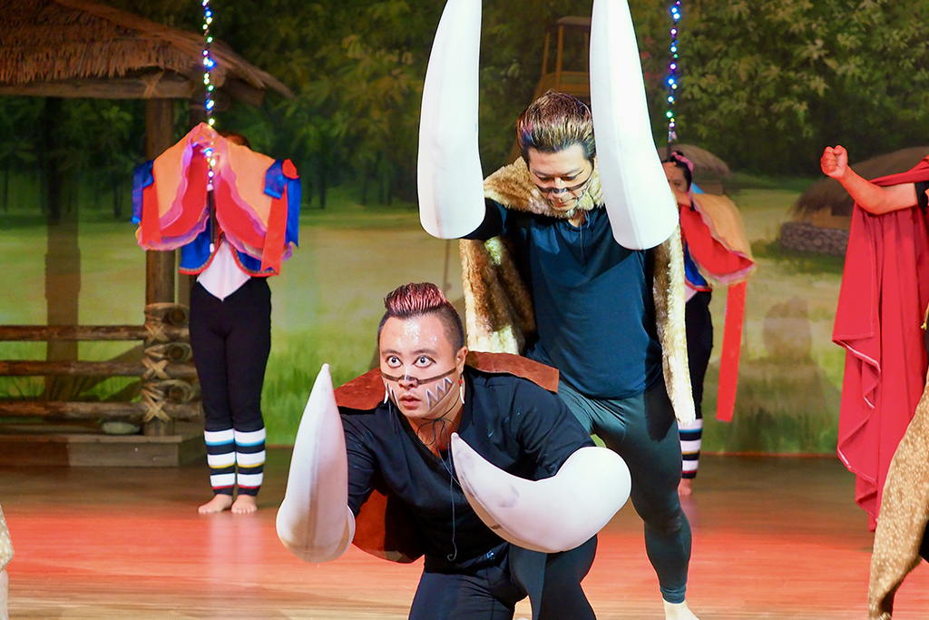 透过原创性剧作，让游客深度认识了解邹族的历史与故事