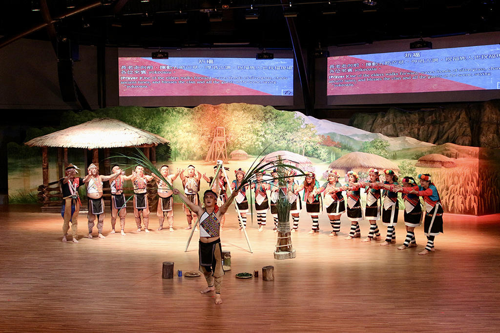 逐鹿表演艺术团于2013年成立，以邹族神话历史、传说故事为取材背景