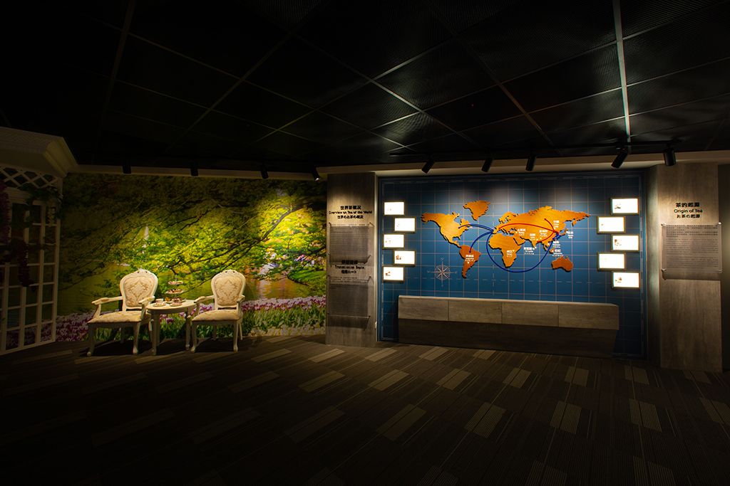世界茶展区则是带来世界各国有关茶的资讯，提供各主要产茶国家的分布状况，特别是七大茶类的专区，借由闻香去体验不同茶类的风味