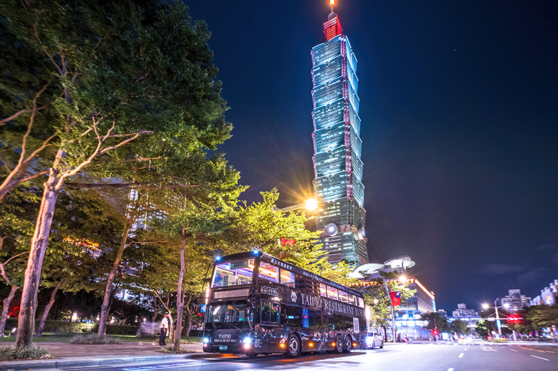 2022年第4季的车上独家餐点与知名W Taipei合作，打造边搭车、边吃美食、边欣赏美景的旅游服务